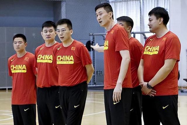 把你的奶从乳罩里掏出来